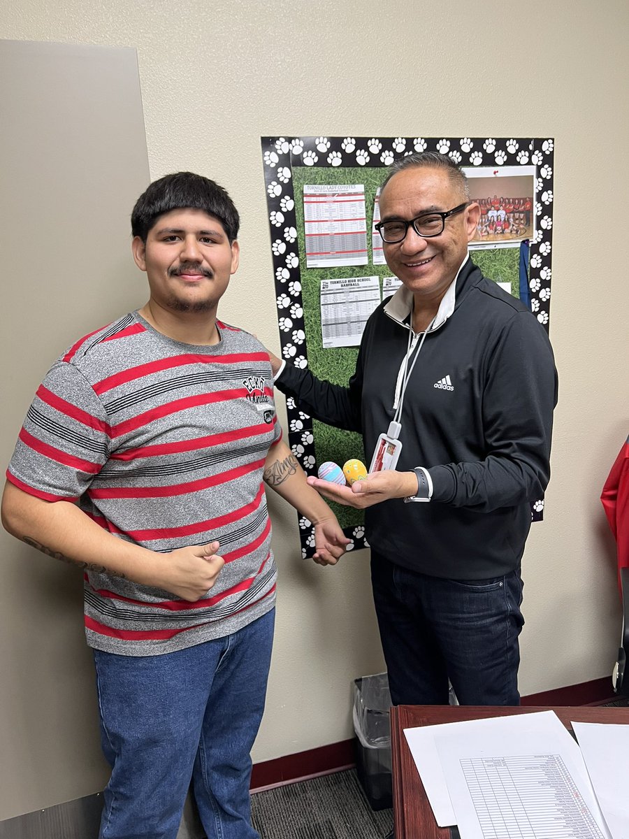 TISD_EduProgram's tweet photo. As a way to evoke childhood memories and create a moment of joy, our student teachers distributed Easter eggs to our high school students, faculty and staff. Thank you @AOlvera_TISD for supporting our activities. #TISDProud @edecena_TISD https://t.co/oA6c64cEik