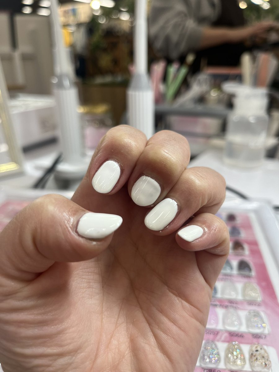 chorolin's tweet photo. #newnails💅 .
AEON系の短時間施術ジェルネイルサロンへ
まだ関東圏にしかないとか
右中指、根元から横に半分以上の亀裂🥹
ネイリストさんも補修するのは厳しいレベルと。爪だしは行っておらず
家で自分でやることに
諦めてざっくり爪切って無理やり爪だしして揃えられました😊
@tomakecute https://t.co/jXuPUnuMQD