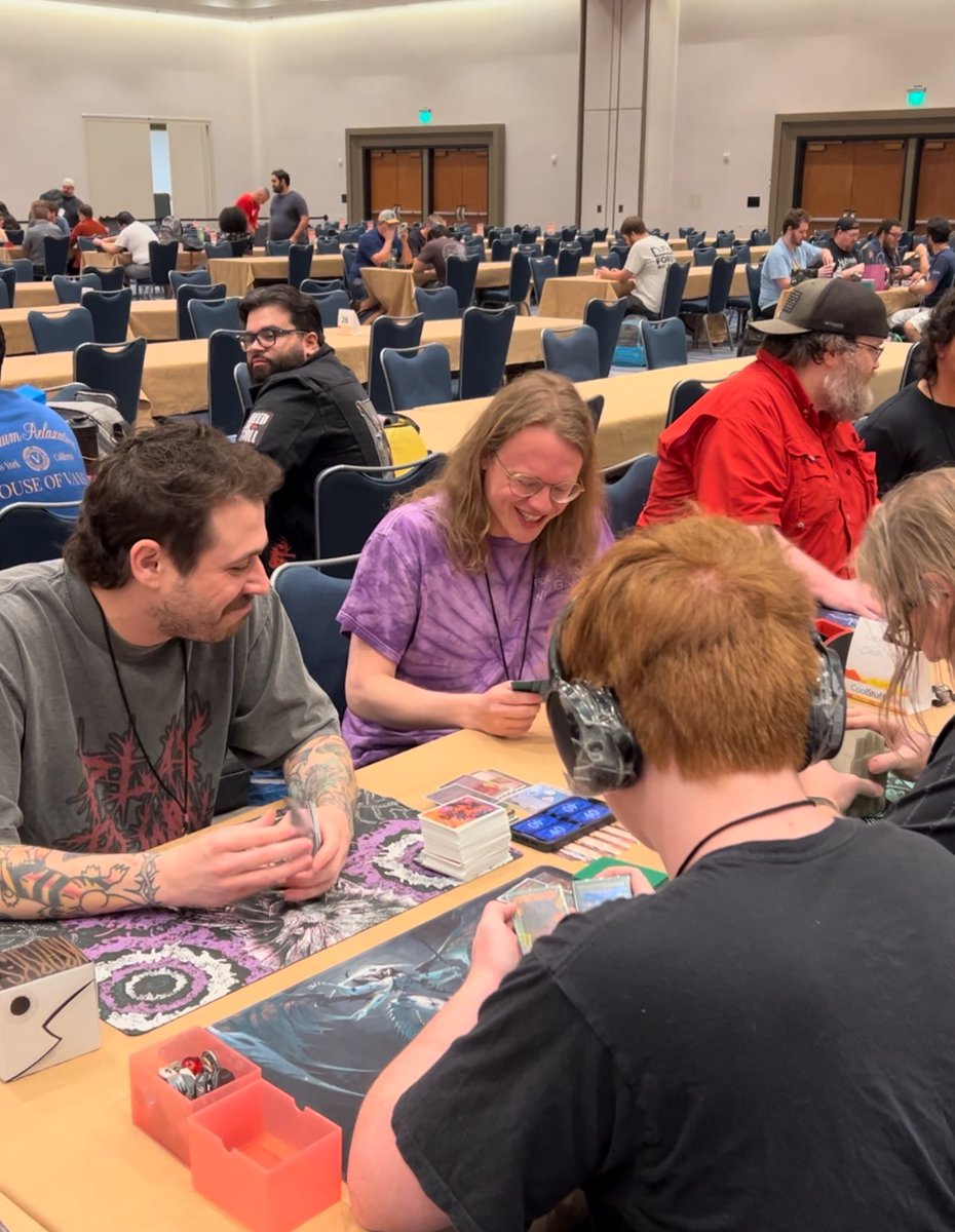 CoolStuffInc's tweet image. Creators are throwing it DOWN at our Creator Clash! 😤🏁

#CSCON