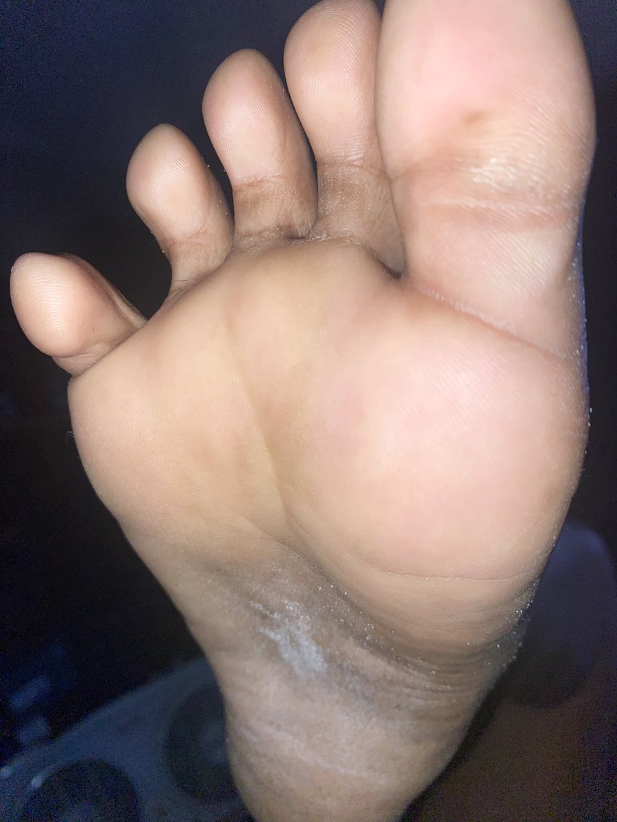 Queenbigsteps11's tweet photo. @TinyFootPervert @maddieisshere18 https://t.co/iFK5ZY1Qqj