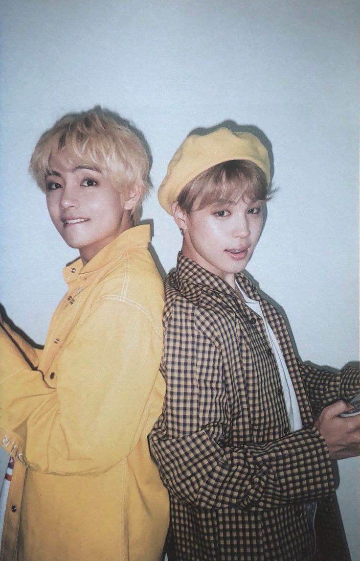 jiminutivo07's tweet photo. ✨School of Tears #jikookau

Jimin (19) leva uma vida de luxo até que seu pai o manda para um colégio interno onde só estudam garotos de 16-19 anos.
ou
Jimin faz tudo para ser expulso, mas não esperava começar a gostar das novas amizades e de Jungkook (23)  filho da Diretora. https://t.co/7QwPklWX3p