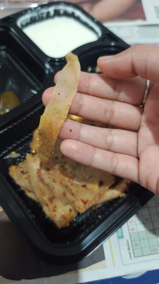 AyushiKesarwa14's tweet image. @zomatocare @zomato 
There was tissue paper stuffed inside the aloo paneer paratha. This is not just carelessness, it&apos;s a serious hygiene issue. Completely unacceptable.
Order id : #6796506991