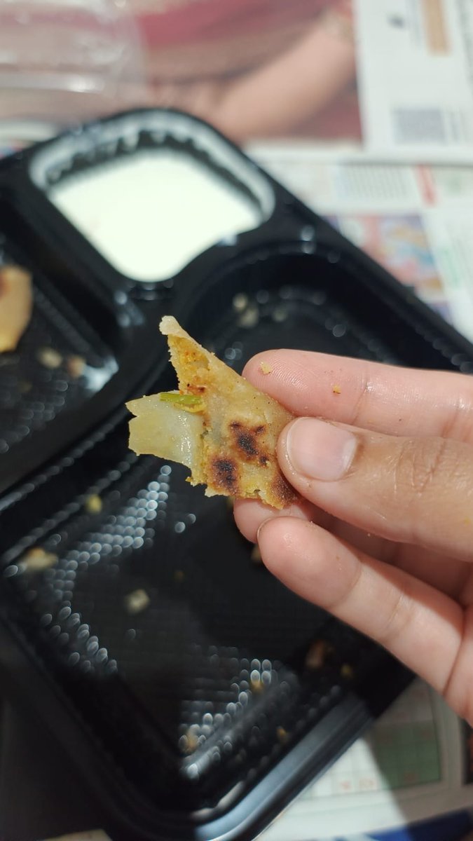 AyushiKesarwa14's tweet image. @zomatocare @zomato 
There was tissue paper stuffed inside the aloo paneer paratha. This is not just carelessness, it&apos;s a serious hygiene issue. Completely unacceptable.
Order id : #6796506991
