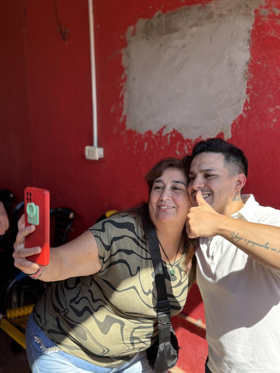 pelinski_ivan92's tweet photo. De visita a dos grandes clubes de abuelos de nuestra ciudad. Por lo general se refieren a ellos como adultos mayores, pero basta con conocerlos para admirar la energía y vitalidad con la que encaran cada día y cada actividad 🫶🏽 

Ellos lo dicen: menos pastillas, más zapatillas. https://t.co/6gwbCjnj30