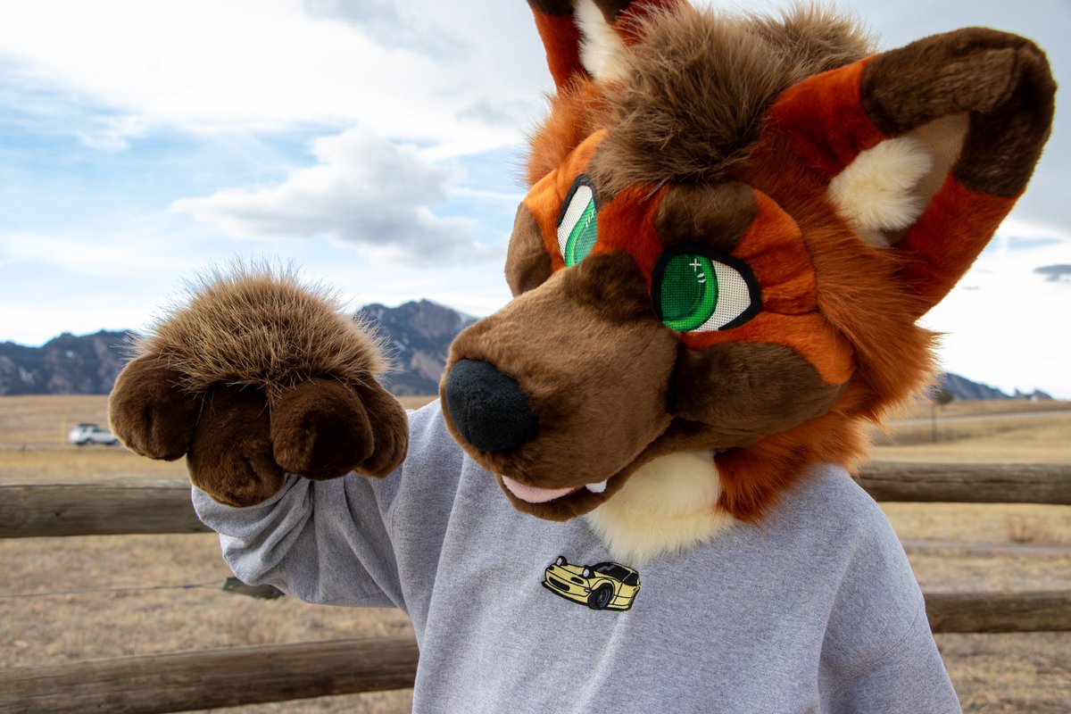 Offering an artistic freedom head slot for $1,600 flat!

💚4 color maximum!
💚you choose the species!
💚upgrade to a partial for $2,000!

Dm if interested! Completion within 1-2 months