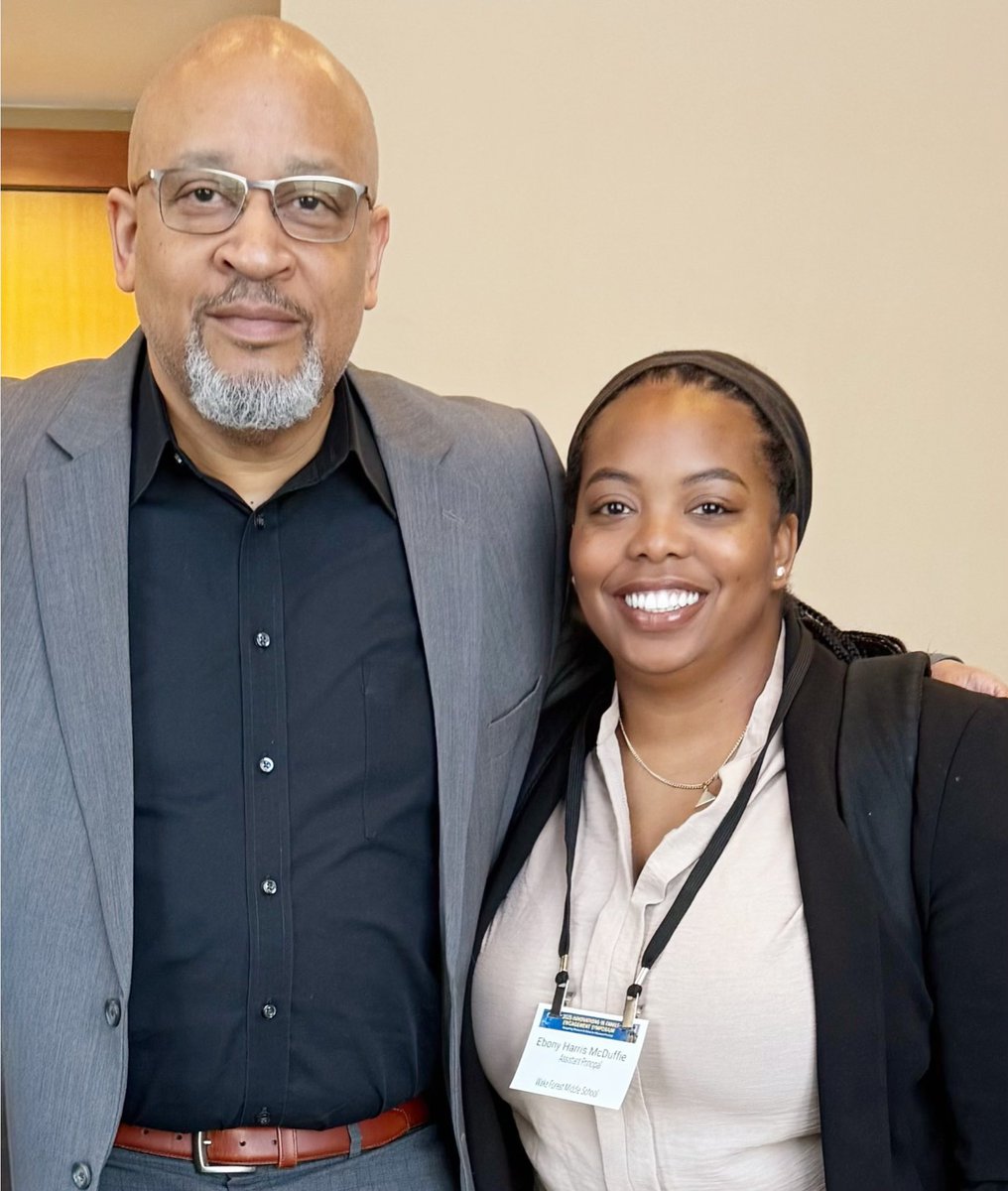 I had the incredible honor of meeting one of the most inspiring voices in education, Principal Kafele! 

Thank you, thank you, for the work you do in school leadership and pouring into educators like me. You are truly changing lives!

#APStrong #PrincipalKafele #LeadershipMatters