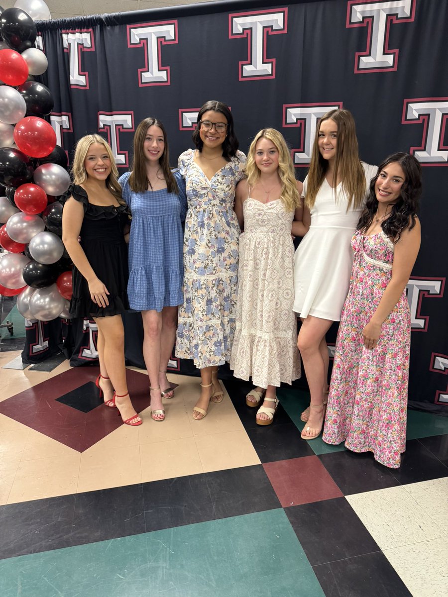 THSWildcatDance's tweet image. We had a great evening yesterday, celebrating our girls! Thank you for a great year! #glittercats @TullahomaHS