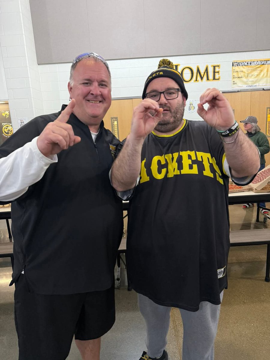 tristan young (@sportspics44) on Twitter photo 100 in a row felt really good <a href="/CraigLinneman/">Craig Linneman</a>
Run it back!!!! #stateofcleves #jackets
<a href="/brandy_linneman/">Brandy Linneman</a> 100 in a row felt really good <a href="/CraigLinneman/">Craig Linneman</a>
Run it back!!!! #stateofcleves #jackets
<a href="/brandy_linneman/">Brandy Linneman</a>