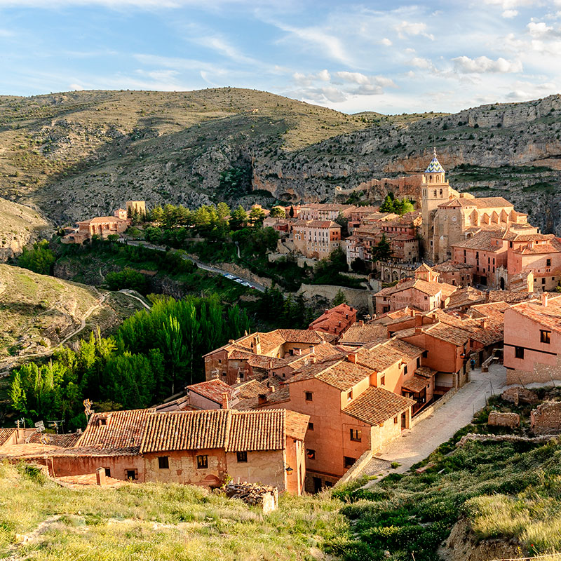 🍄¿Sabías que existen espacios naturales dedicados a las #setas? Hoy te presentamos dos parques micológicos en España: 

⛰️🍃 Montes de Soria y la Sierra de Albarracín, donde naturaleza, #micología y gastronomía se unen.

Descúbrelos en 👉 mycotour.es/parques-micolo…