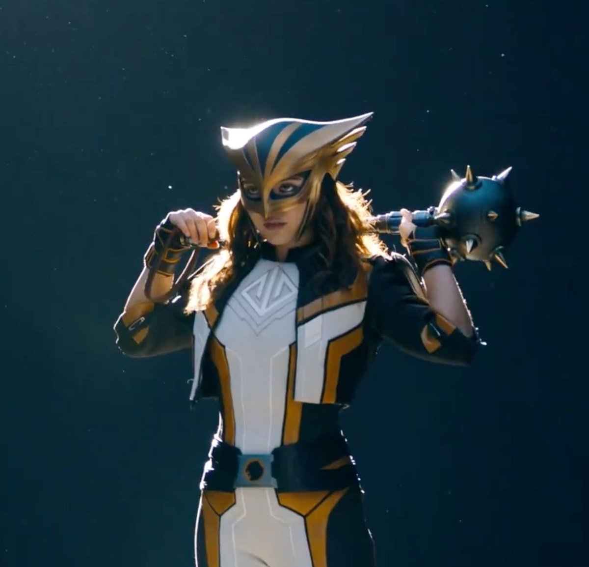 DCUBrief's tweet photo. New look at Hawkgirl in Superman! https://t.co/H4P6RkDcbF