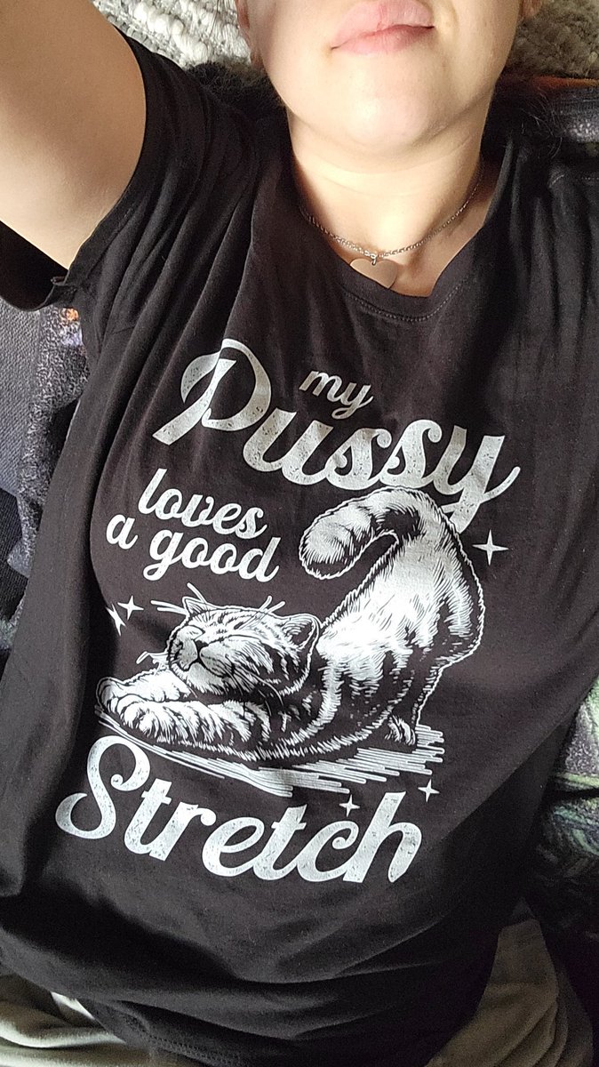 OneStretchyPup's tweet photo. My shirt doesn't lie ;) https://t.co/D1SXgtHDaT