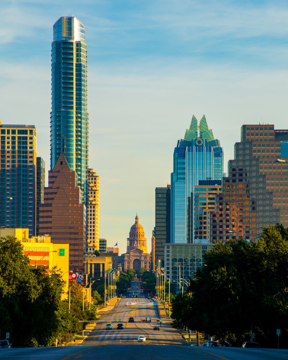 Embassy_ATX_DT's tweet photo. Shopping, murals, tacos, iconic pizza- all just a walk away on #SouthCongress. We have Austin's best right outside your door. Book your stay! https://t.co/M7VaKCAene