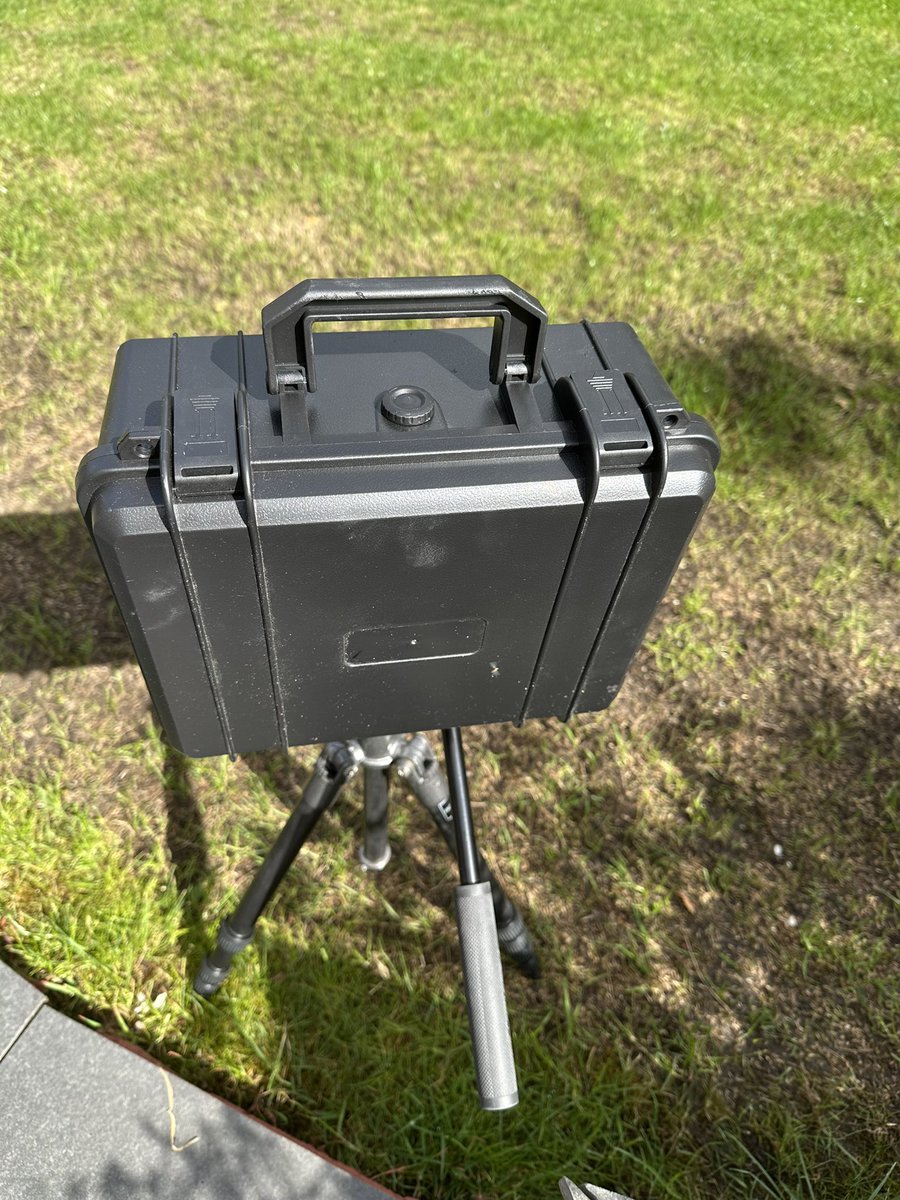 SteveFlemingM9's tweet image. What’s in the box?
The Hardknott hairpin remote camera has had an upgrade. A repurposed pelican case to keep it dry and cosy - not that it’s going to rain 😂
Don’t forget to smile for the camera.
#fredwhittonchallenge #hardknottpass #remotecamera #remotecamerasystems