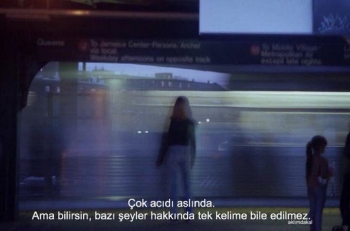 "Çok acıdı aslında.
Ama bilirsin,
bazı şeyler hakkında tek kelime bile edilmez."