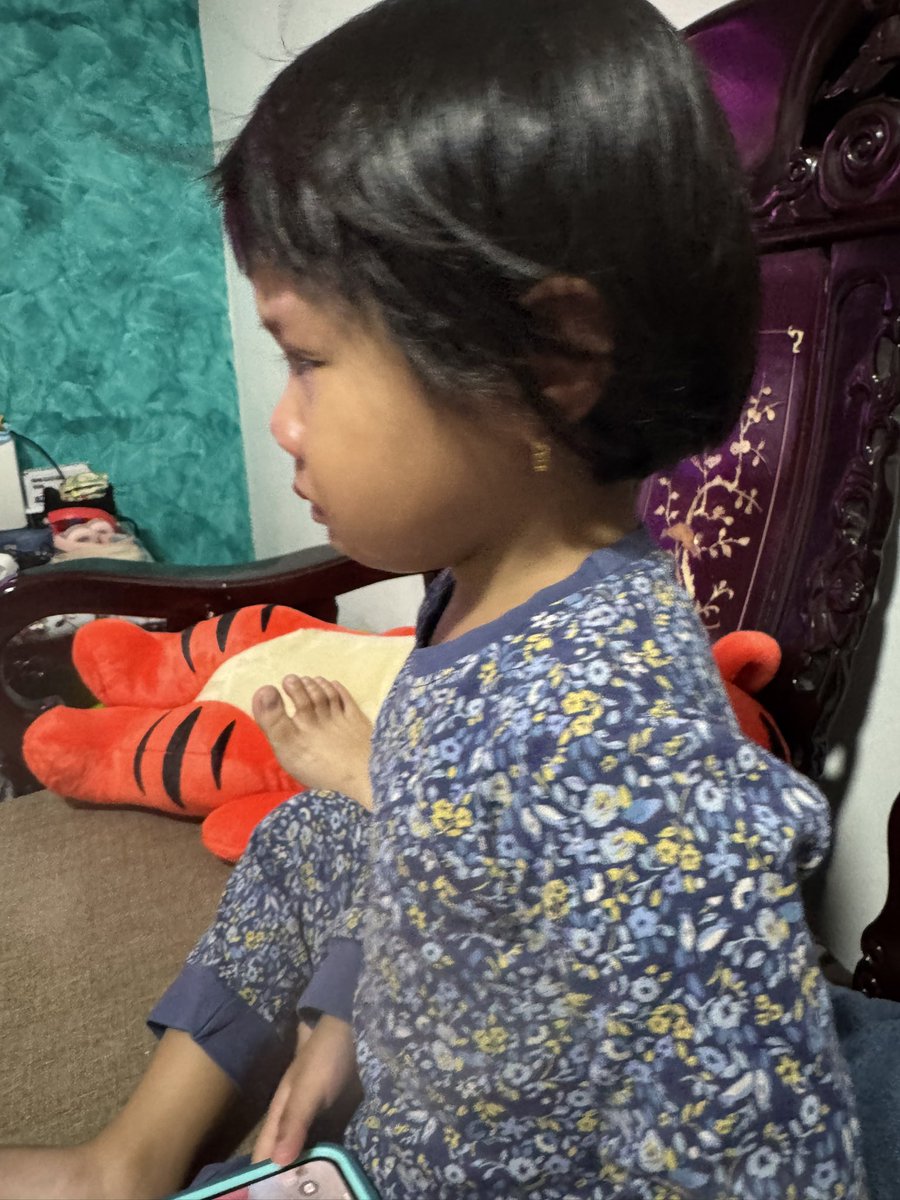 AyuBusri's tweet photo. Kesian dia xpaham mummy dia berjuang untuk hidup…. https://t.co/u375U0yQD9