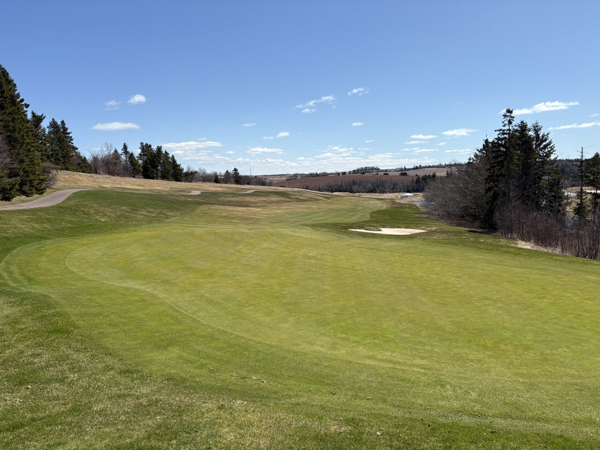 a_taylor78's tweet photo. Things are starting to take shape. Greens rolled and cut the last 2 days. Started shaping collars and fairways today. Couldn’t resist cutting a few fairways as well. One of the best days of the season #IYKYK #needheat #happyeaster https://t.co/zmRK4zBSdu