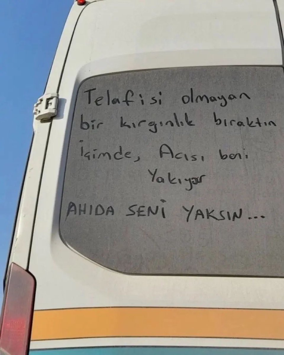 baristkn4's tweet photo. " Telafisi olmayan bir kırgınlık bıraktın içimde, acısı beni yakıyor 
Ahıda seni yaksın..." https://t.co/gTzdH0oDOA