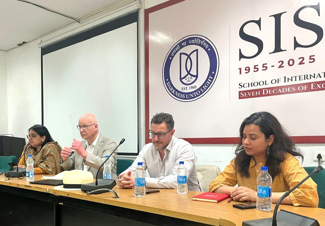 Shivanisingh943's tweet image. Incredibly lucky to have the honour of sharing the dais with Prof.@andrewfutter Prof.@WheelerICCS and Dr. Archna Negi to share remarks on the changing nature of the global nuclear order at my alma mater @JNU_official_50 SIS, CIPOD, as part of the @ThirdNuclearAge project.