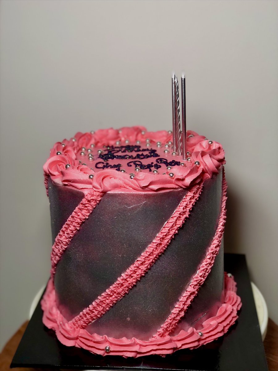 storezdidii's tweet photo. "Indulge in a slice of happiness: Vanilla, Red Velvet, and Chocolate – the perfect trio for every celebration!"
#storezdidiicakes #youronestopbaker #potentialcustomers #cakevendor https://t.co/CFrjyeuNMe