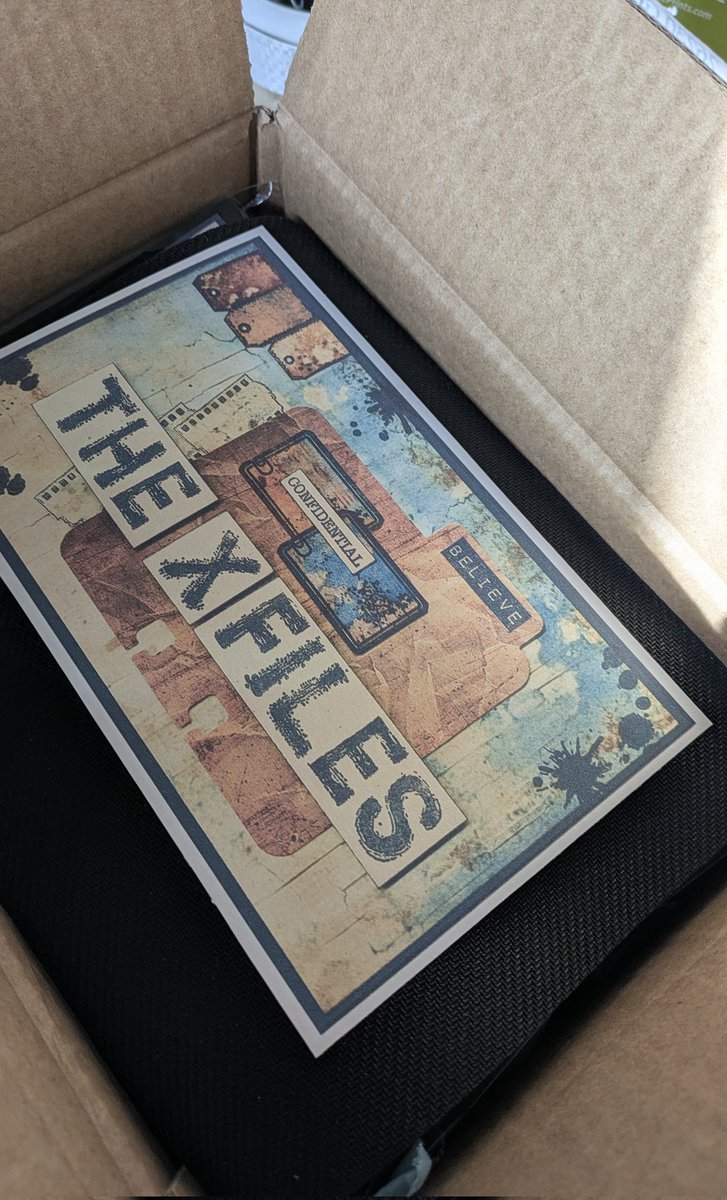 VavieC's tweet photo. Special order packed & ready to be sent and I included a mouse pad as a thank you gift. DM if you're interested.
#mycraft #fanart #txf #thexfilesfanart #thexfiles https://t.co/4bBPTfkcEi