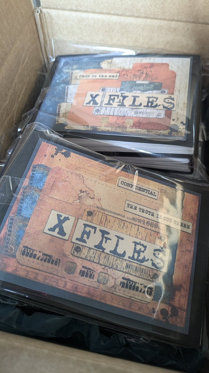 VavieC's tweet photo. Special order packed & ready to be sent and I included a mouse pad as a thank you gift. DM if you're interested.
#mycraft #fanart #txf #thexfilesfanart #thexfiles https://t.co/4bBPTfkcEi