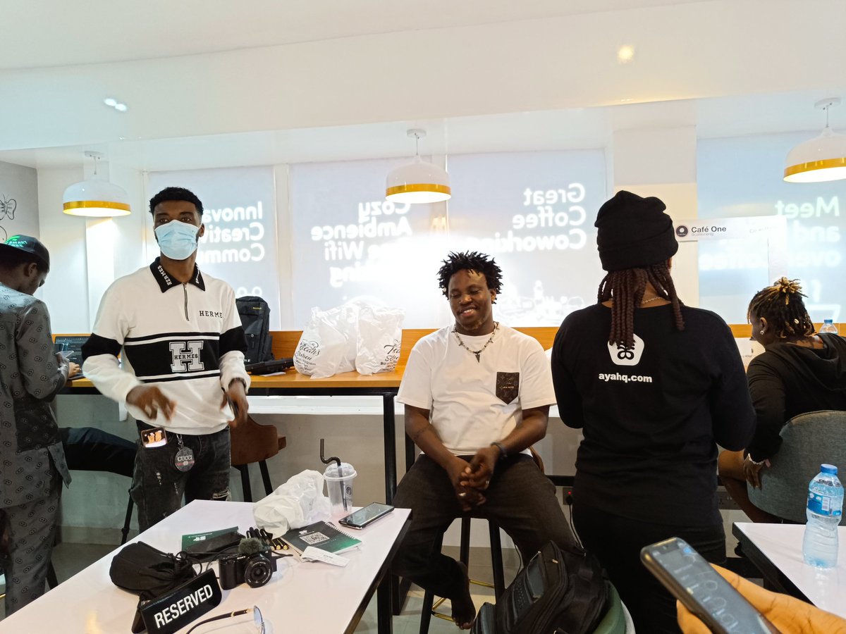 Penivera001's tweet photo. We’re live at the Akwa Ibom Build Stop, and trust me, the tech magic here is unreal. Let me show you what’s blowing minds 🔥

Amazing Amazing Products 🔥 🎆 

#buildstop @SuperteamNG https://t.co/lu1xMsW64d