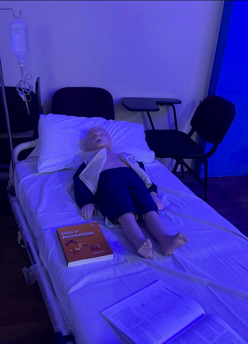 aruxvz's tweet photo. Case closed!🕵️♀️🔎🏥
It was one of the best experiences I’ve ever had. Huge thanks to the amazing team behind this fun and challenging course.
#meddetectivescourse
#MedicineTeamUQU https://t.co/MBHPYeFY8G