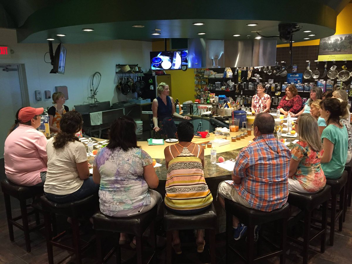 Seeking a Fun and Delicious Culinary Experience? Faraday’s Cooking Classes provide the perfect opportunity. We just published our entire class schedule for May 2025. #AustinTexas Sign Up Online Today! faradayskitchenstore.com/pages/cooking-…