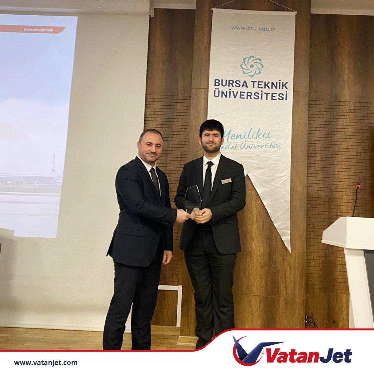 VatanJet's tweet photo. Bursa Teknik Üniversitesi’nde düzenlenen 7. Havacılık ve Savunma Günleri etkinliği kapsamında, Genel Müdürümüz Sn. Irfan DEMIR tarafından “Business Jet Sektörü ve VatanJet Faaliyetleri” hakkında sunum gerçekleştirilerek, öğrencilerle söyleşide bulunuldu.
#BTU #UHSST #VATANJET https://t.co/cR8gah0sKo