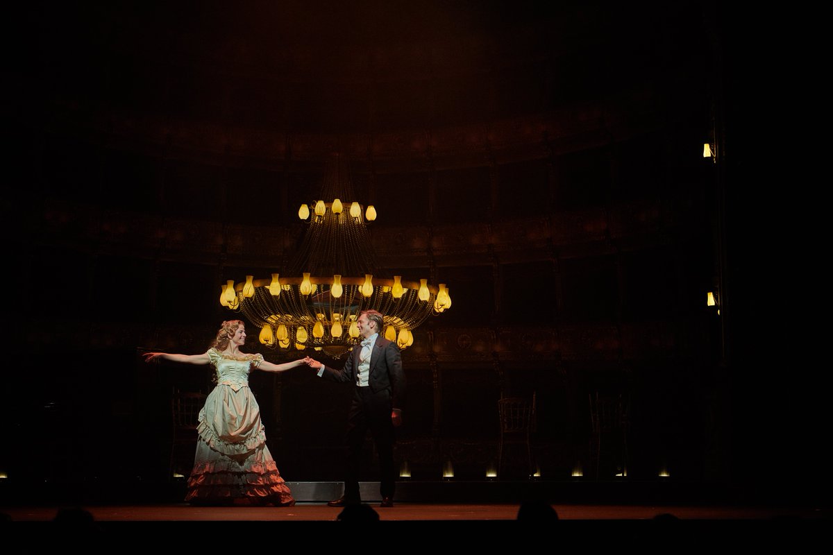 2 days to go until The chandelier rises for the last time in Madrid...🌹 

#PhantomOfTheOpera