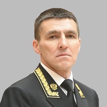 mov_future's tweet photo. Это судья Олег Нефёдов. Вчера он исключил «Талибан» из списка террористов.

Ранее он признал ЛГБТ «экстремистской организацией», запретил Алексею Навальному пользоваться письменными принадлежностями в колонии, а Екатерине Дунцовой запретил баллотироваться в президенты. https://t.co/oYsPHo5b02