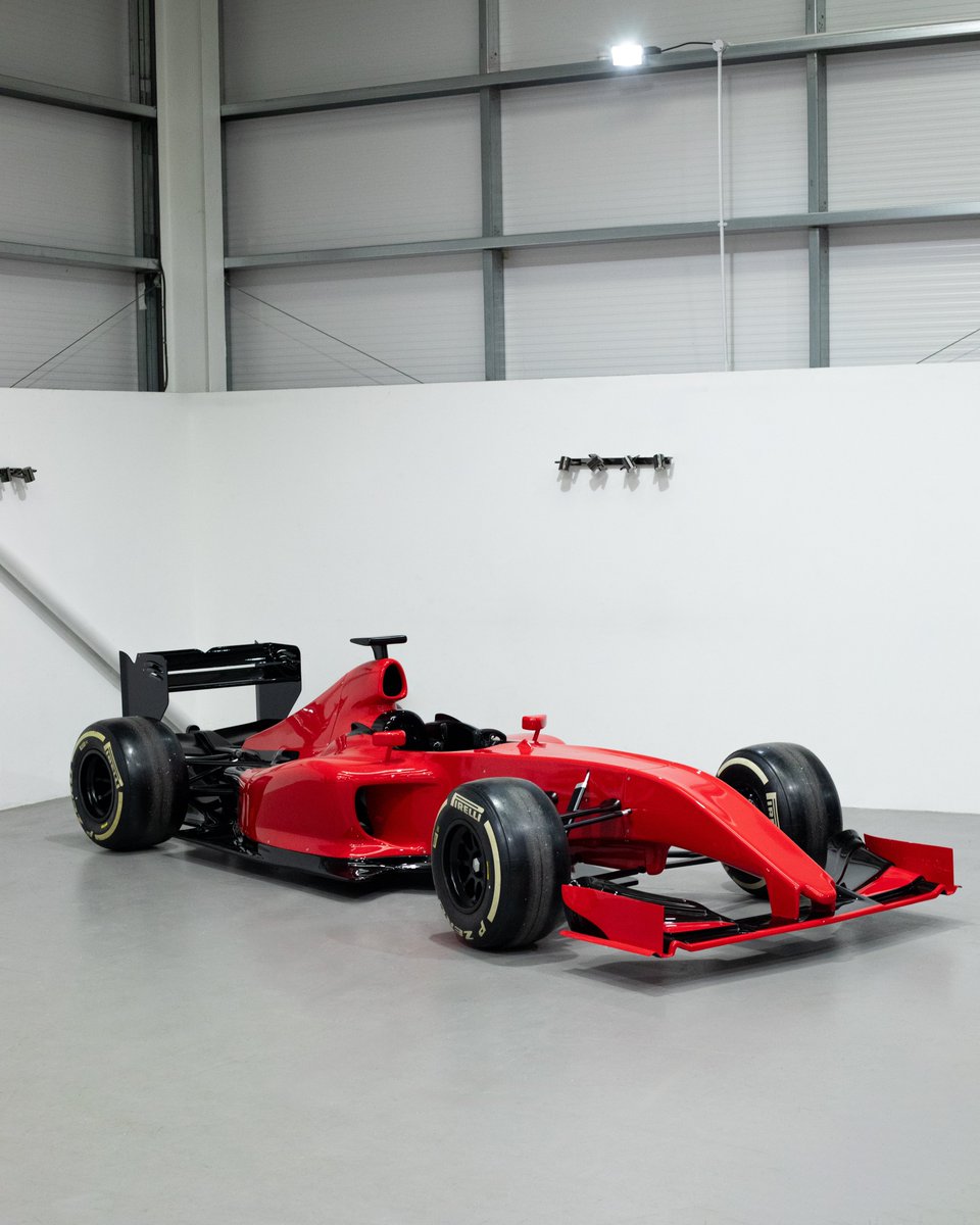 Bring your passion home in the form of art with our Vesaro V100 Show Car.

Designed to solely serve as a showpiece, this full-scale Formula car body sits on genuine Pirelli tyres which are directly in contact with the ground - no hidden supports, meaning that it can roll and