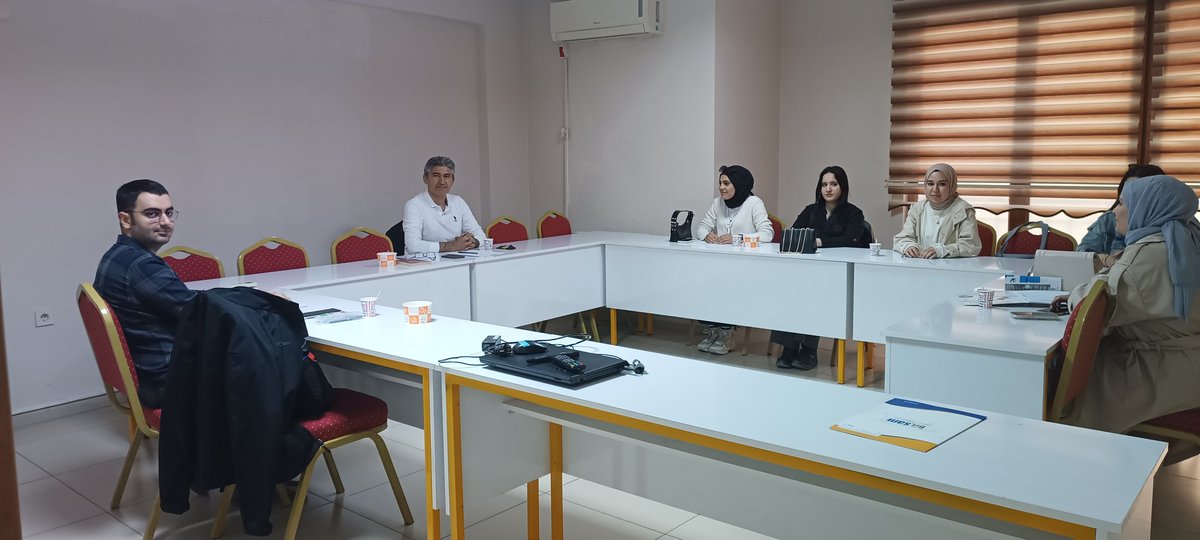 bilsamhaber's tweet photo. Bahar Dönemi Akademi ve Atölye Çalışmaları Başladı!

Modern Türk Şiiri Atölyesi ile Yeni Medya ve Radyoculuk Atölyeleri zengin içerikleriyle yeni döneme başladı.
📍 BİLSAM https://t.co/gWqrFORFK6