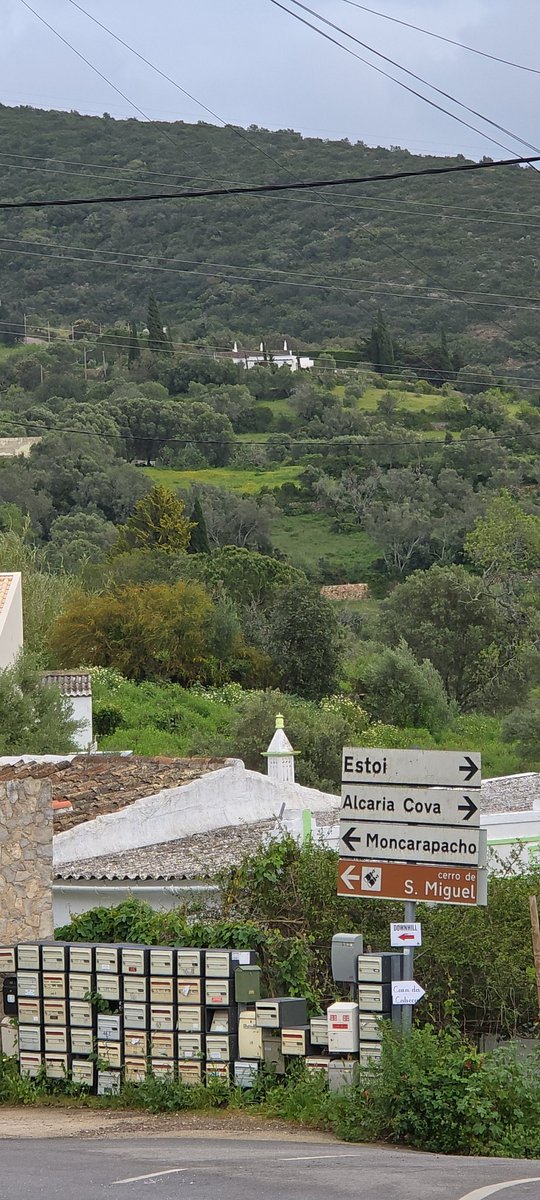 wrightsmobiles's tweet photo. @MrJamesMay The view from my bar in Portugal no blue sky here https://t.co/nlyPlT8prq
