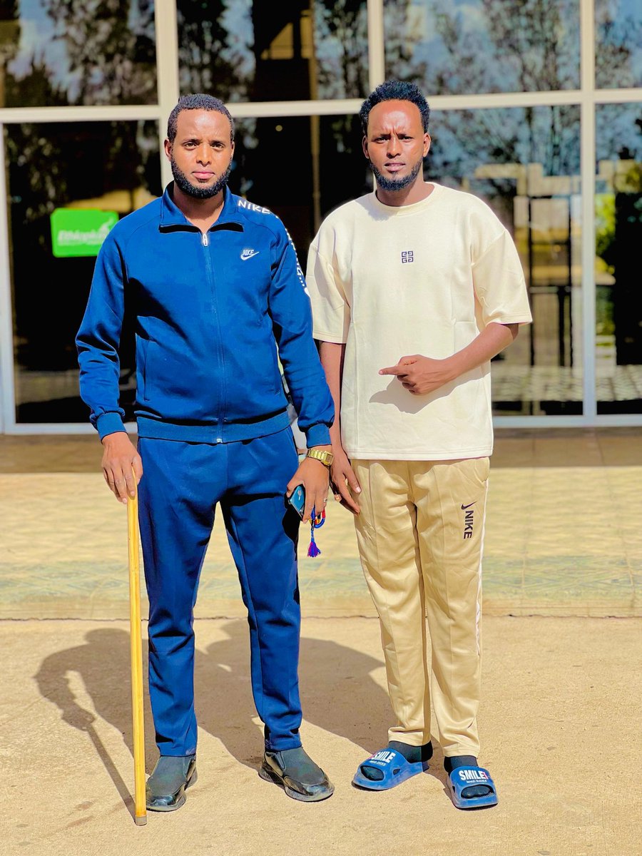 BashiirWabax's tweet photo. Waxaan Galabta Ka Sagootinay Garoonka Diyaaradaha Ee Garaad Wiil Waal #Aadan-Xassab-Cali Oo U Ambo Baxay Carro Maraykan (USA๐บ๐ฒ) Abti Alle Haku Nabadgaliyo Safarka Hawada Iyo Dhulkaba Hakugu Amaansado Gaal Iyo Islaamba Hooyo Iyo Aabbo Eebbe Hakaaga Dhigo Amiin๐คฒ๐ป. https://t.co/rIJb687SeE