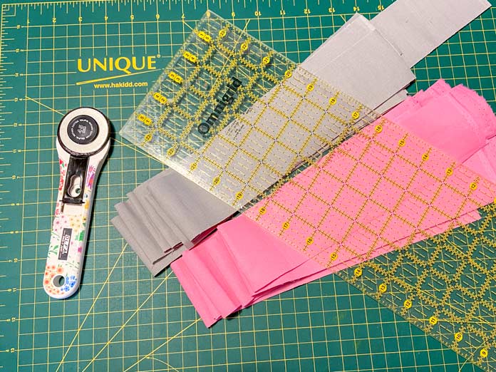 QUILTsocial's tweet photo. Learn 7 essential steps to take after trimming your quilt, including adding binding, labels, and creating quilt sandwiches. Plus, discover must-have quilting products for the job! 🧵✨ #QuiltFinish #QuiltTips #ScrappyQuilt #BindingTips #QuiltTutorials https://t.co/T4M39FLokB https://t.co/QTj50BPDFu