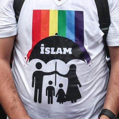 🔴 HÜDA PAR milletvekilleri, “ailenin korunması ve sapkınlığın suç sayılmasına” dair TBMM’ye kanun teklifi sundu.

Kanun teklifi yasalaşırsa LGBT faaliyetleri suç sayılacak.