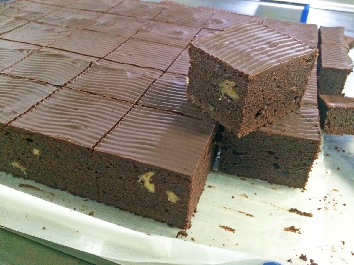 FoodTools_Inc's tweet photo. Chocolate sponge cake with nut inclusions sliced perfectly with an ultrasonic blade on the ACCUSONIC-10UTS.
-
Sheet Products: https://t.co/RSWz14eneU
-
#FoodTools #BakeryEquipment #UltrasonicCutting #ChocolateCake https://t.co/b6h5G2XlHK