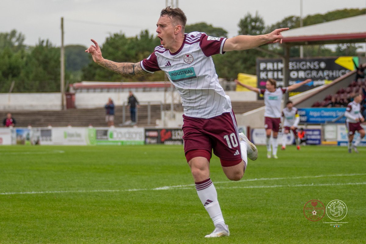 KeltyHeartsFC's tweet photo. Congratulations @ross_xunningham for making the @PFAScotland League 1 Team of the Year ๐๐ป๐ฑ๐ป
#RossCunningham | #KeltyHearts https://t.co/ZOs6NlN9HU
