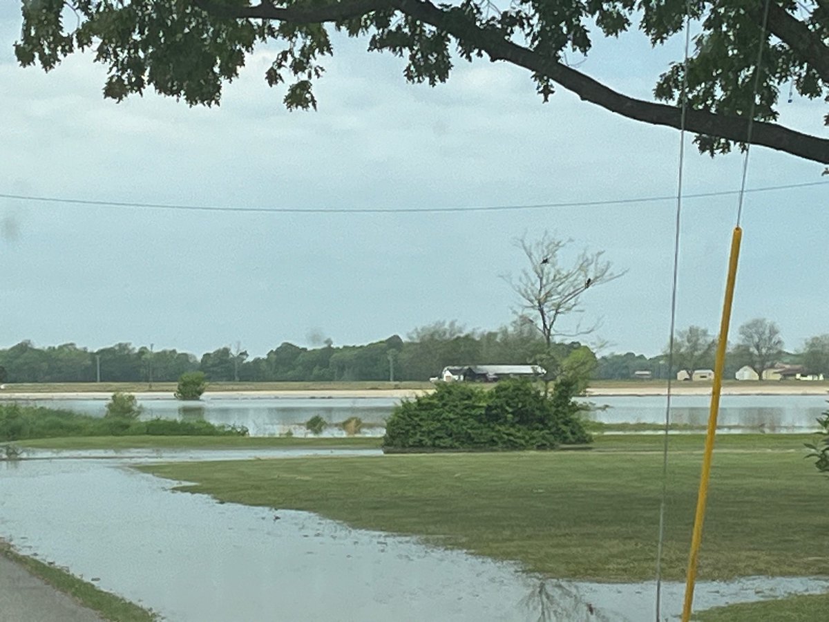 EllenCrain3's tweet photo. Flooding in Grubbs, Arkansas. Getting worse. https://t.co/MuEX8m8iqB