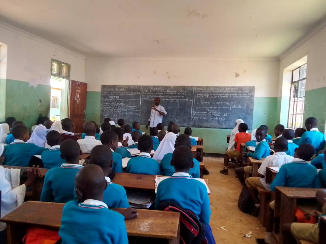We have provided nutrition education to students at Buyekera  Primary School #BukobaMunicipal, with the aim of building their understanding of the best way to avoid stunting and maltnutrition in order to improve their mental health. 
#LisheBora