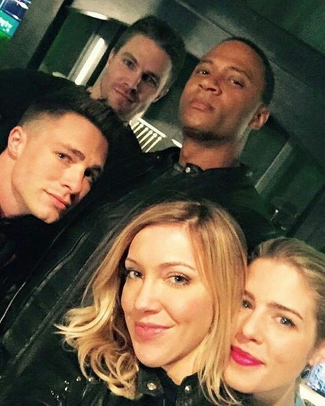 best of arrowverse (@best_arrowverse) on Twitter photo 