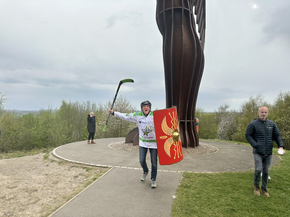 After 8h on the road I’m now Ooop North.  The walk starts tomorrow. Hadrian’s Wall in Full Hockey kit, with a real (replica) Roman shield. In aid of <a href="/tyhafan/">Tŷ Hafan Children's Hospice</a> kids’ hospice as a part of <a href="/ukfallstars/">UK Charity Allstars</a> hockey!

Sponsor me below to be part of the adventure!

justgiving.com/page/rick-stra…