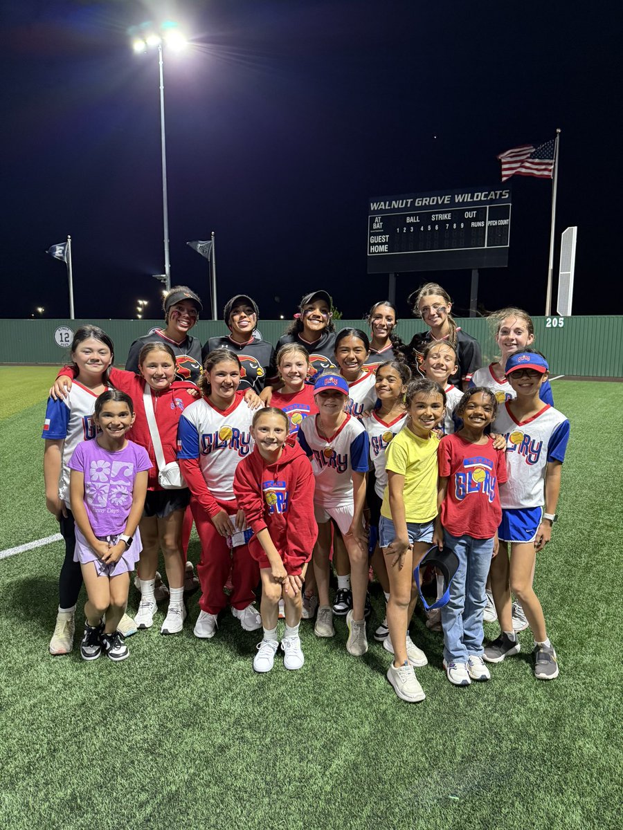 Finlee (@finleewilliams) on Twitter photo Love the support from our <a href="/TexasGlory/">Texas Glory</a> little sisters last night! They brought the noise!🫶🏽🎉 #cowbells #family #softballsisters ❤️🤍💙
<a href="/Hutton2027/">Hutton Adrian “LuLu”</a> <a href="/KMBradley08/">Kennedy (KB) Bradley</a> <a href="/EloisaMaes2027/">EloisaMaes2027</a> <a href="/RihannaW8/">Rihanna Rinn/Wheeler</a> Love the support from our <a href="/TexasGlory/">Texas Glory</a> little sisters last night! They brought the noise!🫶🏽🎉 #cowbells #family #softballsisters ❤️🤍💙
<a href="/Hutton2027/">Hutton Adrian “LuLu”</a> <a href="/KMBradley08/">Kennedy (KB) Bradley</a> <a href="/EloisaMaes2027/">EloisaMaes2027</a> <a href="/RihannaW8/">Rihanna Rinn/Wheeler</a>
