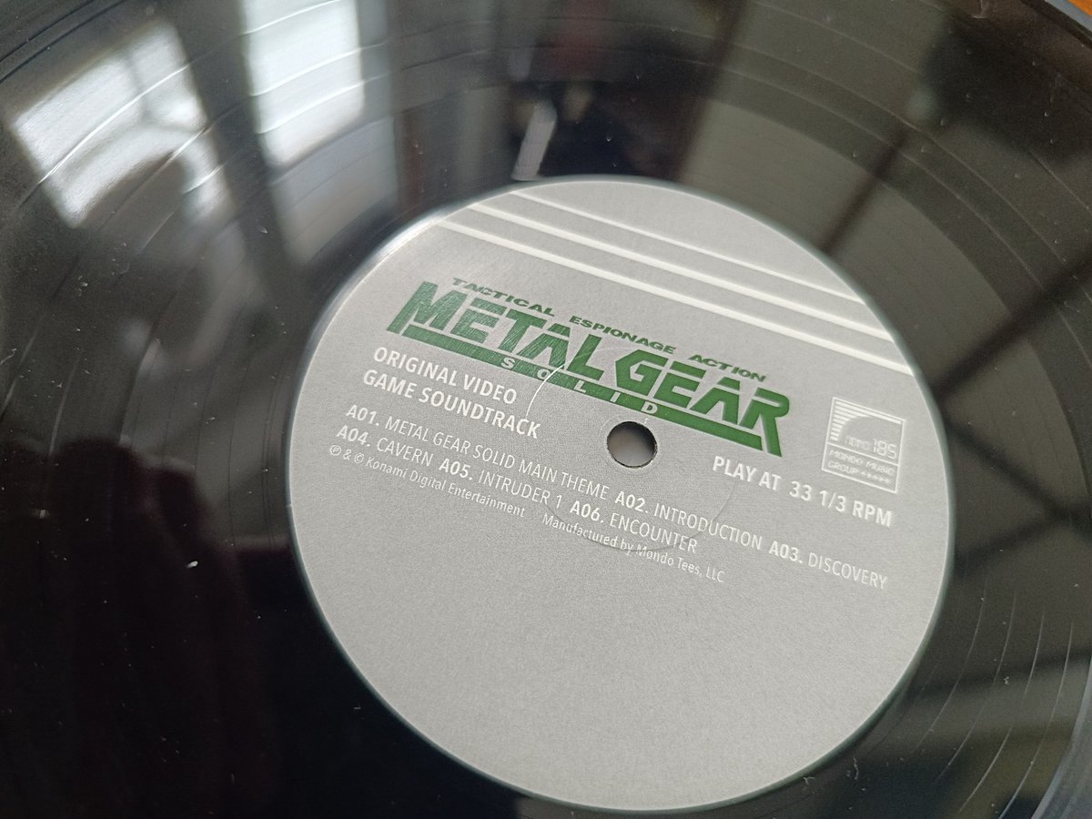 DGAndreaRobin's tweet image. Someone else out there who, like me, owns this #MetalGearSolid vinyl?