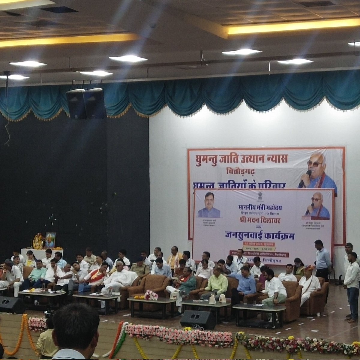 चित्तौड़गढ़।रेसला के द्वारा शिक्षा मंत्री श्री मदन जी दिलावर का चितौड़गढ़ प्रवास पर अभिनंदन कर पांच सूत्रीय मांगों का ज्ञापन दिया।जिलाध्यक्ष शौकीन धाकड़ के नेतृत्व में व्याख्याता विकास अग्रवाल, महिपाल सिंह,कमलेश दायमा,माणिक सोनी,राजीव मीना,सुनीता रावत,मीना राठौड़और ऋतु याग्निक थे