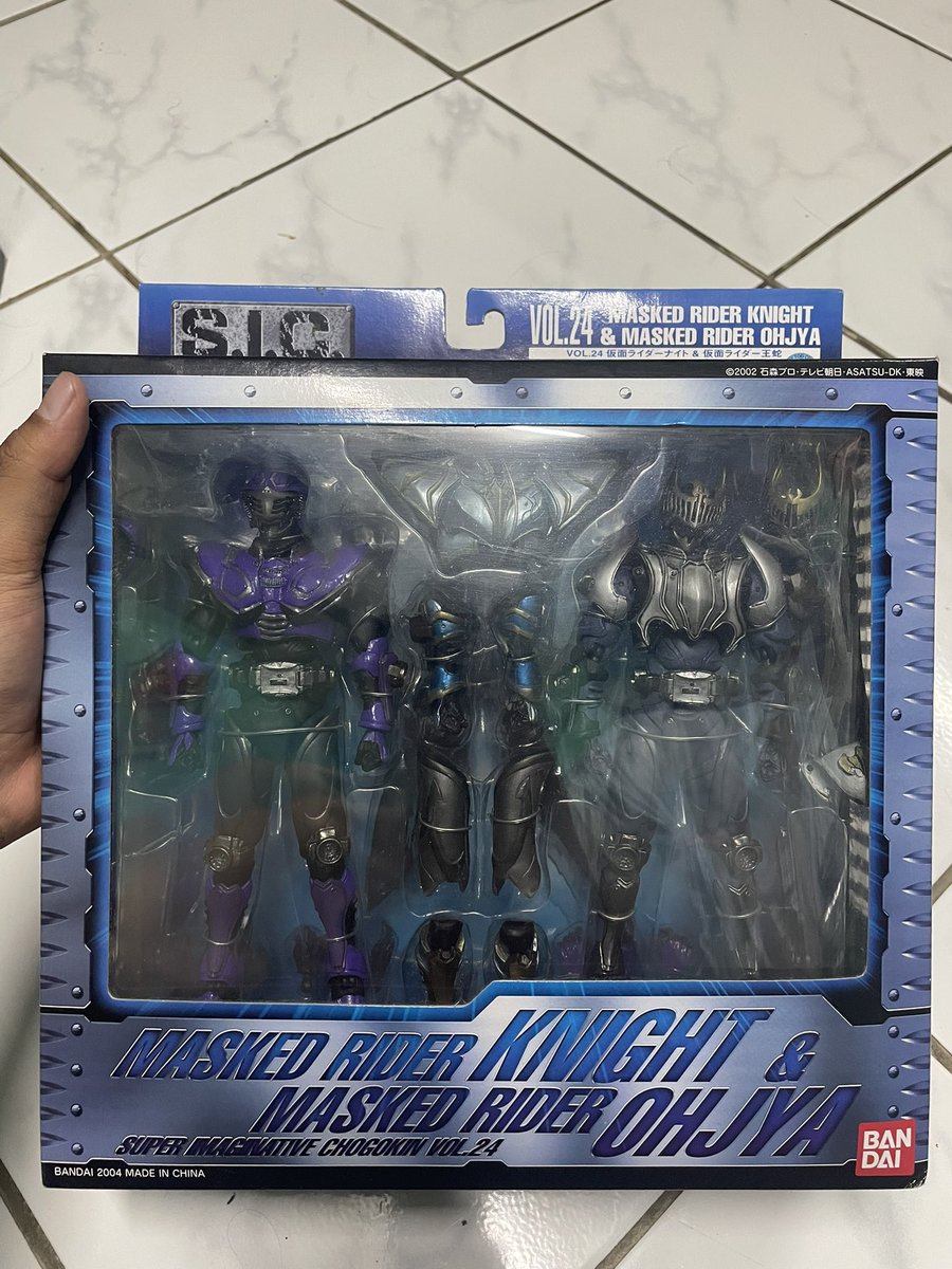 _amjer_'s tweet photo. MASKED RIDER FIGURE TO SELL. 

The S.I.C. Vol. 24 Masked Rider Knight &amp; Masked Rider Ohja - RM400 nego https://t.co/bUq1bClsUb