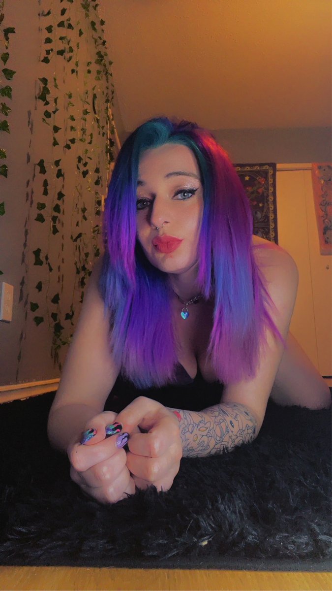 QueenMinnie420's tweet photo. 😈Happy Good Easter Friday🥚🐣 🌶️P: QueenMinnie420 ‼️4$‼️ #happygoodfriday #easter #easter2025 #sale #eastersale #getitnow #glowup #change #newhair #multicolour #multicoloured #Onlyfan #paypig #megasale https://t.co/bkOLb0UwXA