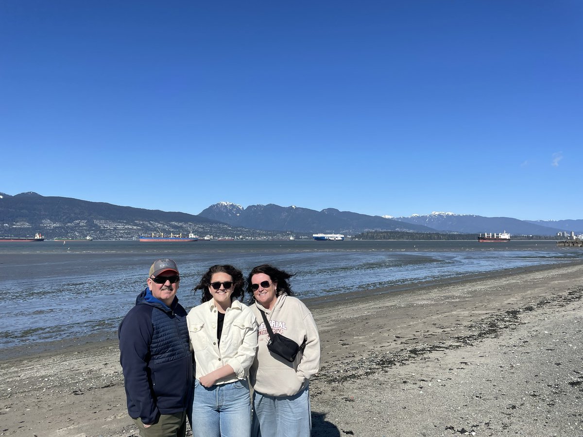 YstoneYstone's tweet photo. Out and about with our girl☀️🌺⛷️✈️ she represents wherever she goes #whistler #ubc @buddavidge #simani https://t.co/ckaSdF599J