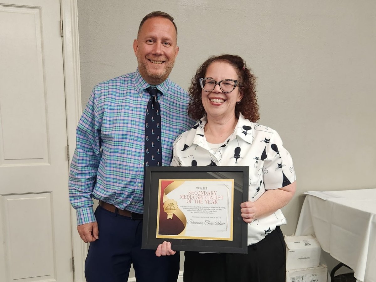 HillsboroughSch's tweet photo. Congratulations to our 2025 Hillsborough Association of School Library Media Specialists Awards winners! 🎉📚

 📚 Elementary Media Specialist of the Year: Suzy Tkacik, @PrideElem
 📚 Secondary Media Specialist of the Year: Shannon Chamberlain, @HCPSRobinsonHS
 📚 Rising Star Award: Melissa Ivy, Bryan Elementary School
 📚 Administrator Advocate Award: Larissa McCoy, @APLetoHigh